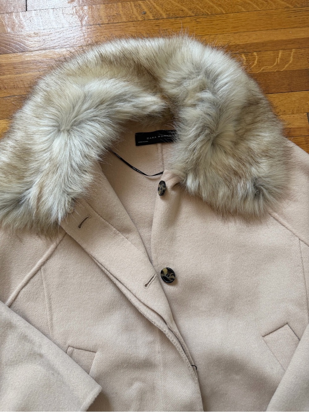 Zara Cream Cape Coat with Faux Fur Collar - Picture 2 of 3